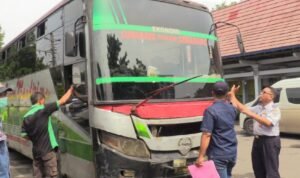 Pastikan Keselamatan Penumpang, Satlantas dan Dishub Rembang Periksa Kelaikan Angkutan Umum /rembangkab