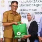 Ratusan Warga Kurang Mampu di Rembang Terima Bantuan Sembako/rembangkab