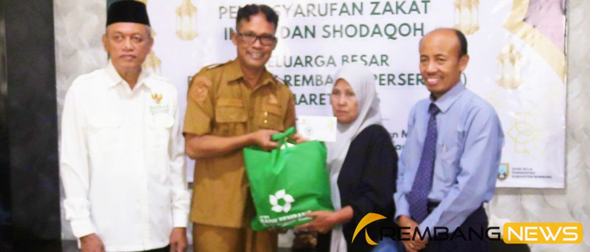 Ratusan Warga Kurang Mampu di Rembang Terima Bantuan Sembako/rembangkab Ratusan Warga Kurang Mampu di Rembang Terima Bantuan Sembako/rembangkab