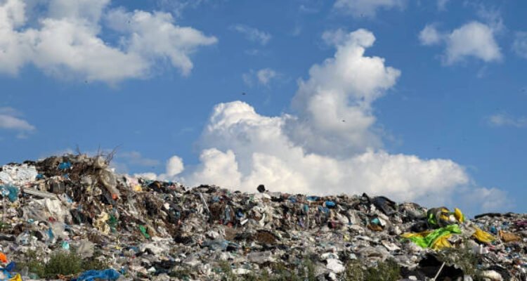 Ilustrasi tumpukan sampah/istock