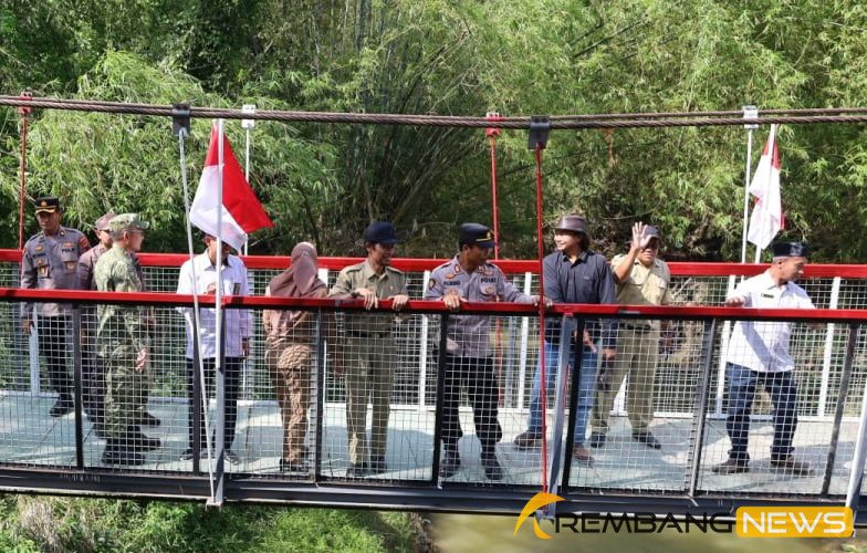 Jembatan Garuda Merah Putih di Kecamatan Sumber Rembang Hubungkan Dua Dusun/rembangkab