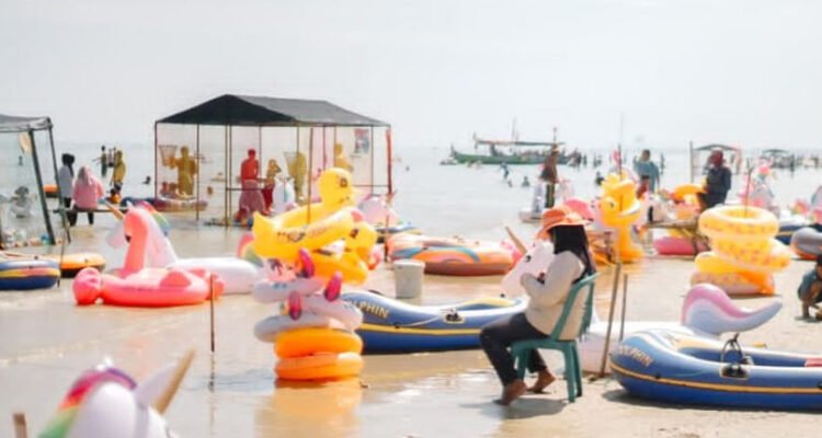 Pengunjung Pantai Karangjahe Rembang Capai 50 Ribu Lebih Selama Lebaran/rembangkab