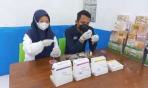 Si Dokkes Polres Rembang Lakukan Food Security di Dapur MBG /rembangkab