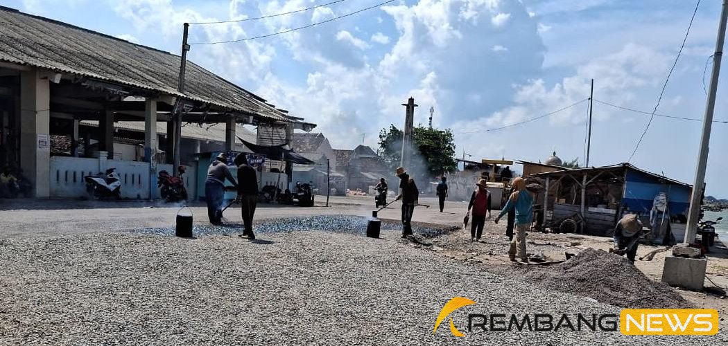 Sejumlah Ruas Jalan di Rembang Diperbaiki/rembangkab