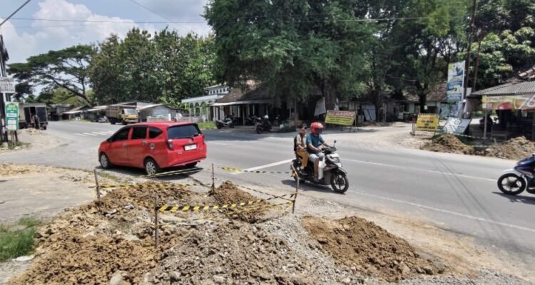 Perempatan Landoh Rembang Bakal Dipasang Lampu Lalu Lintas /rembangkab