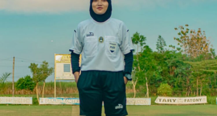 Suci Indriani (22) wasit sepak bola/rembangkab Suci Indriani (22) wasit sepak bola/rembangkab