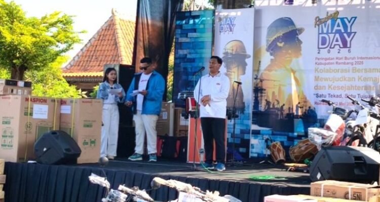 Buruh Rembang Usul Penyediaan Transportasi Pekerja, Pemkab Siap Perjuangkan/rembangkab
