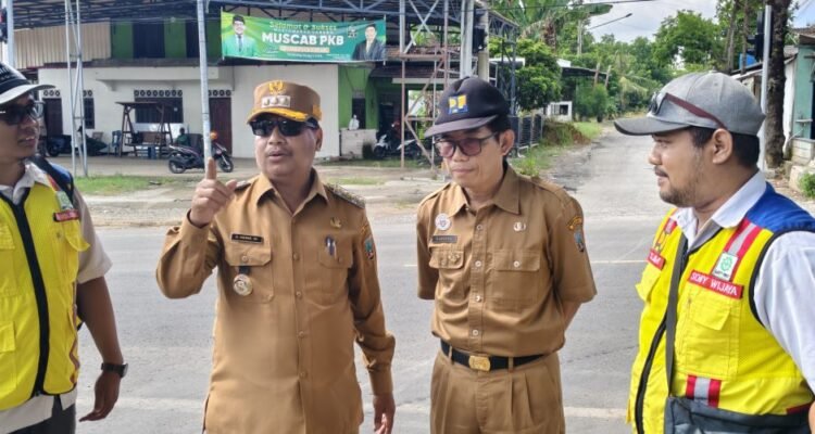 Bupati Rembang Tinjau Perbaikan Jalan Landoh-Seren dan Tireman–Japerejo/rembangkab Bupati Rembang Tinjau Perbaikan Jalan Landoh-Seren dan Tireman–Japerejo/rembangkab