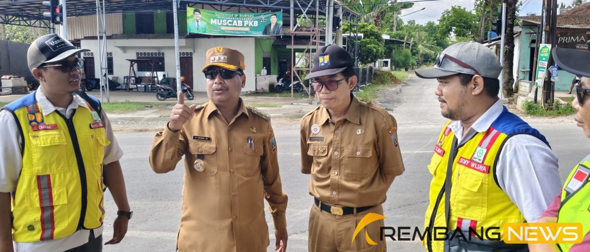 Bupati Rembang Tinjau Perbaikan Jalan Landoh-Seren dan Tireman–Japerejo/rembangkab