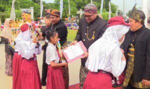 Upacara Peringatan Hari Pendidikan Nasional Digelar di Alun-alun Rembang/rembangkab