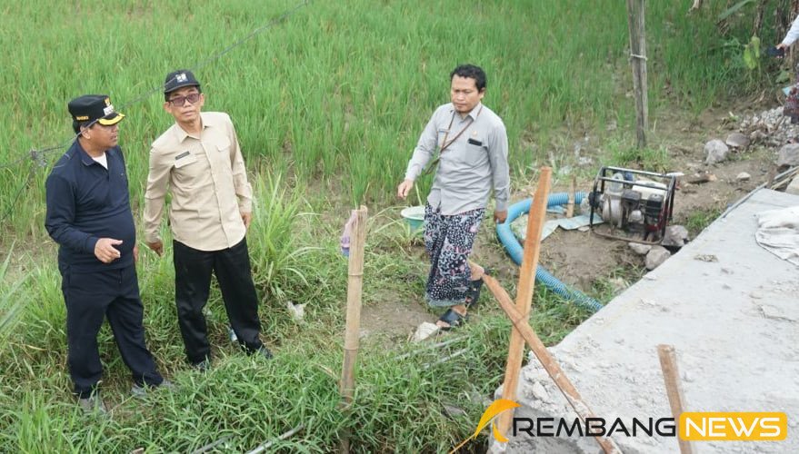 Bupati Rembang Tinjau Perbaikan Sejumlah Ruas Jalan di Rembang/rembangkab