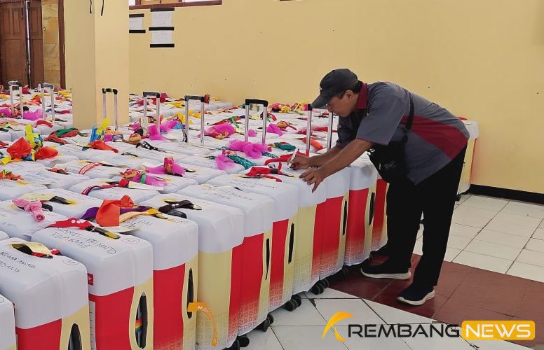 Persiapan Keberangkatan, Pemkab Rembang Fasilitasi Pengumpulan Koper Jemaah Haji /rembangkab