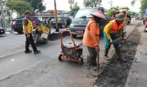 Jalan di Sragen Rusak Parah, Pemprov Tambah Anggaran Perbaikan Rp38,2 Miliar/jatengprov Jalan di Sragen Rusak Parah, Pemprov Tambah Anggaran Perbaikan Rp38,2 Miliar/jatengprov