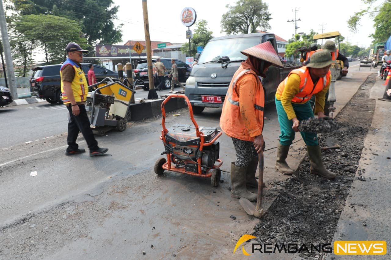 Jalan di Sragen Rusak Parah, Pemprov Tambah Anggaran Perbaikan Rp38,2 Miliar/jatengprov Jalan di Sragen Rusak Parah, Pemprov Tambah Anggaran Perbaikan Rp38,2 Miliar/jatengprov