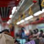 Ilustrasi suasana dalam KRL/istock