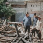 Bupati Rembang Beri Bantuan Warga yang Rumahnya Kebakaran di Balongmulyo /rembangkab