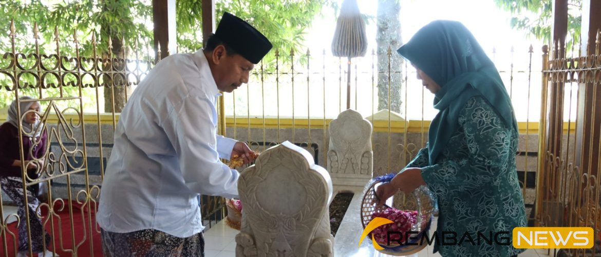Hari Jadi Rembang, Pemkab Ziarah ke Tujuh Makam Tokoh dan Situs Bersejarah/rembangkab Hari Jadi Rembang, Pemkab Ziarah ke Tujuh Makam Tokoh dan Situs Bersejarah/rembangkab