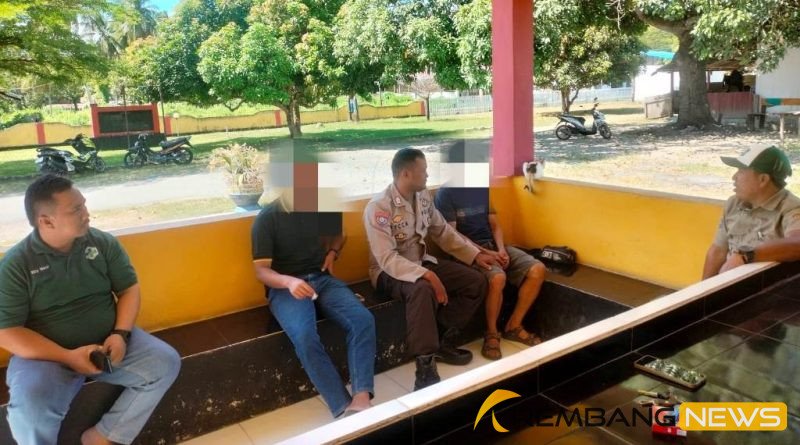 Pria di Sulteng Halangi Ambulans yang Hendak Jemput Pasien, Ternyata Kondisi Mabuk/tribatranews Pria di Sulteng Halangi Ambulans yang Hendak Jemput Pasien, Ternyata Kondisi Mabuk/tribatranews