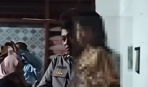 Pilu! Dua Anak di Cirebon Ditinggal Ibu, Terlantar di Kontrakan yang Terkunci /humas polri