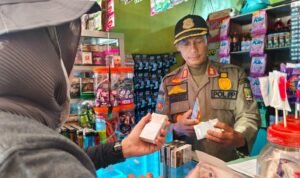 Petugas Sita 5.360 Batang Rokok Ilegal dari Operasi di Rembang/rembangkab
