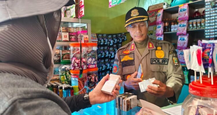 Petugas Sita 5.360 Batang Rokok Ilegal dari Operasi di Rembang/rembangkab Petugas Sita 5.360 Batang Rokok Ilegal dari Operasi di Rembang/rembangkab