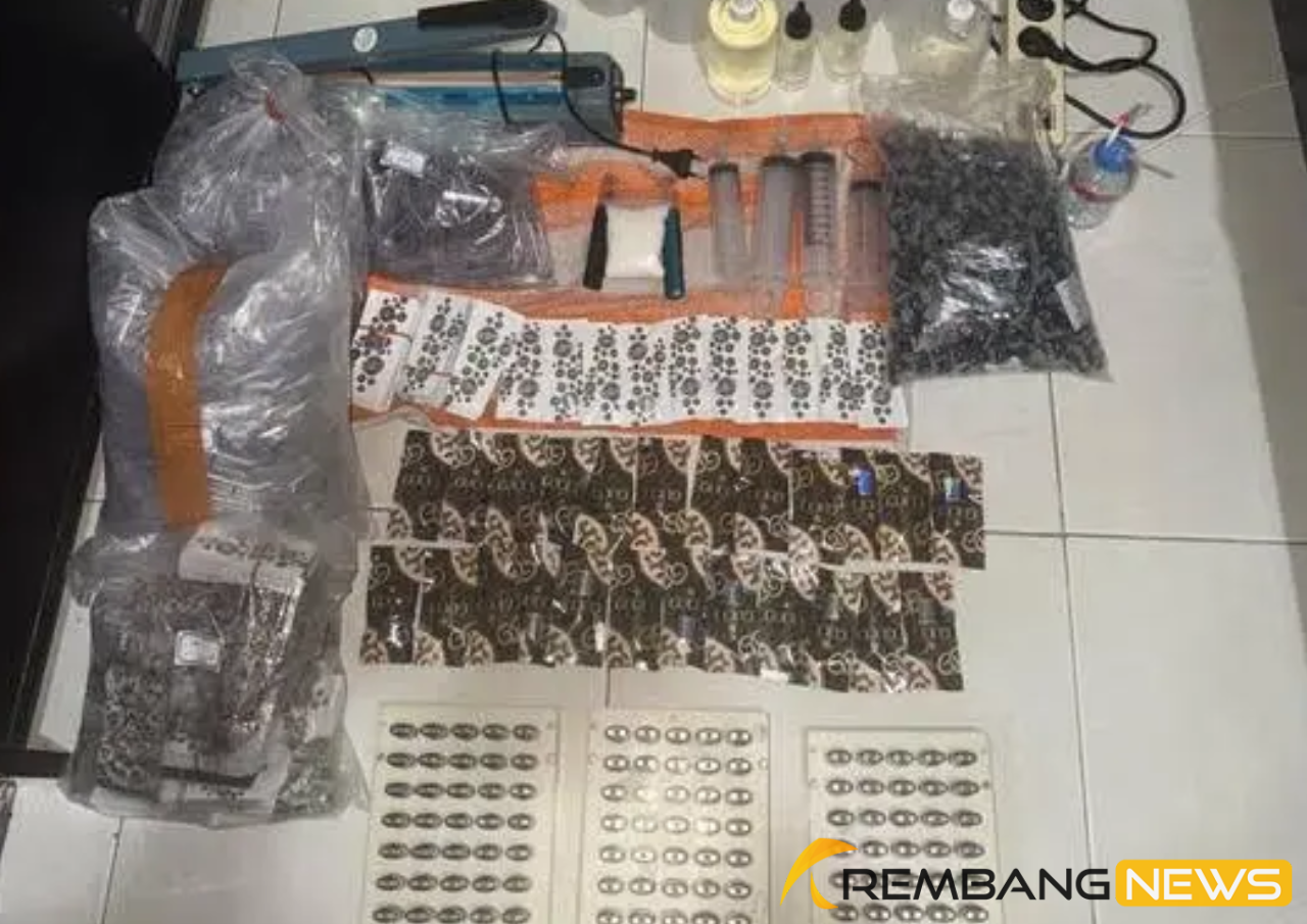 Terungkap Produksi Narkoba di Kos Wilayah Jaksel, Barang Dikemas Jadi Vape /humas polri Terungkap Produksi Narkoba di Kos Wilayah Jaksel, Barang Dikemas Jadi Vape /humas polri