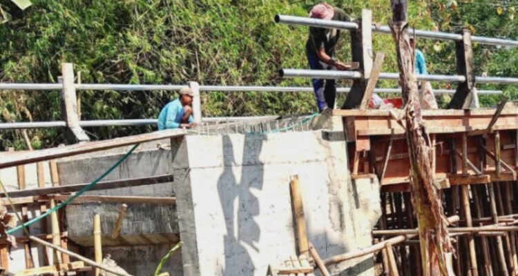 Jembatan Kaliombo Sulang Diperbaiki, Anggaran Rp350 Juta Lebih/rembangkab Jembatan Kaliombo Sulang Diperbaiki, Anggaran Rp350 Juta Lebih/rembangkab