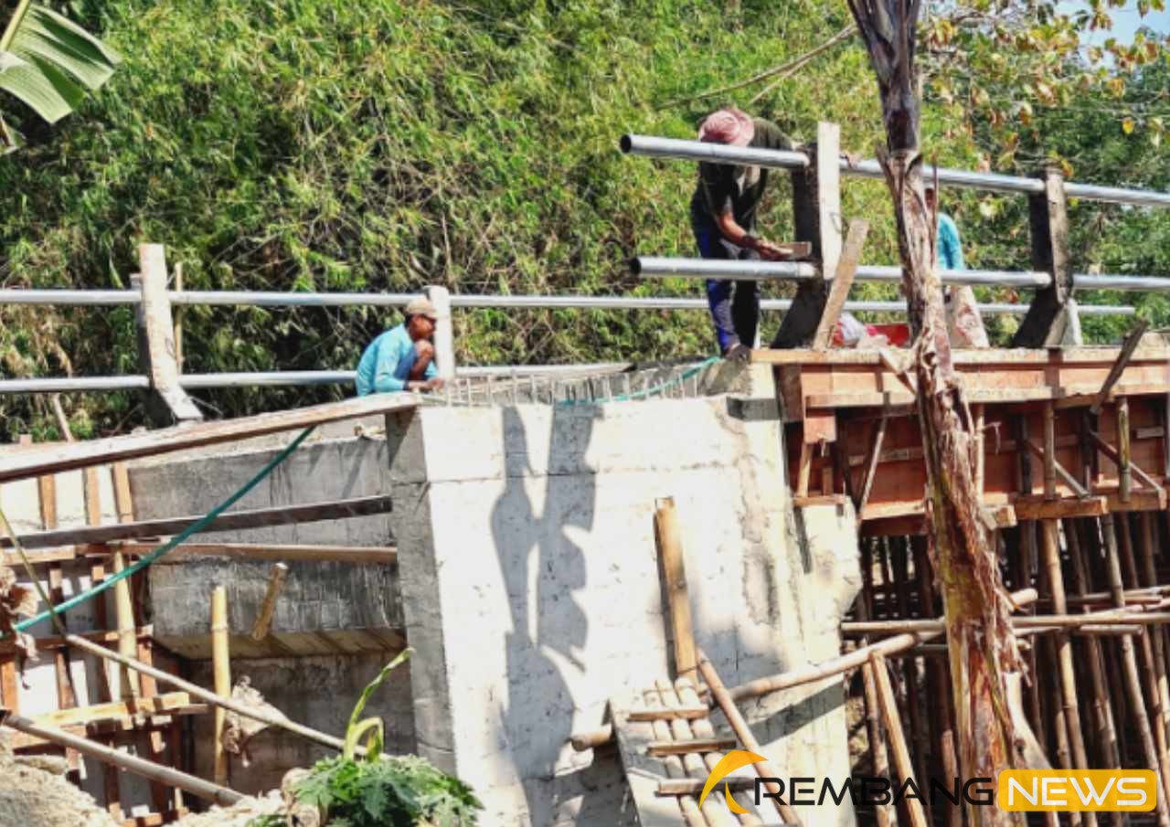 Jembatan Kaliombo Sulang Diperbaiki, Anggaran Rp350 Juta Lebih/rembangkab Jembatan Kaliombo Sulang Diperbaiki, Anggaran Rp350 Juta Lebih/rembangkab