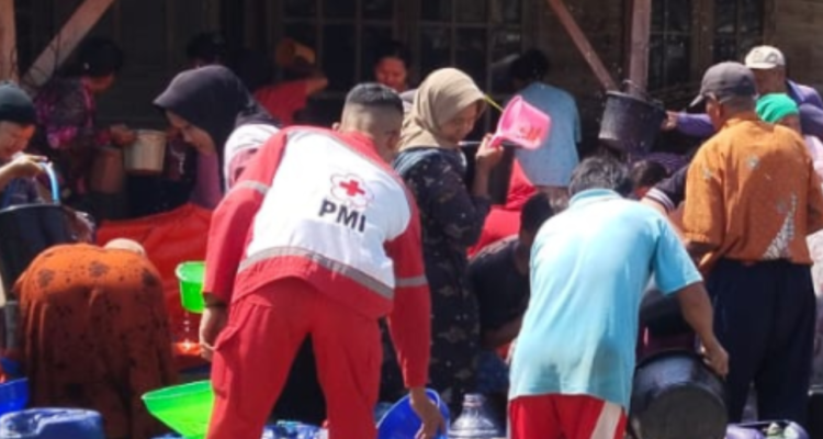 415 Ribu Liter Air Bersih Telah Disalurkan ke Wilayah Kekeringan di Rembang /rembangkab 415 Ribu Liter Air Bersih Telah Disalurkan ke Wilayah Kekeringan di Rembang /rembangkab