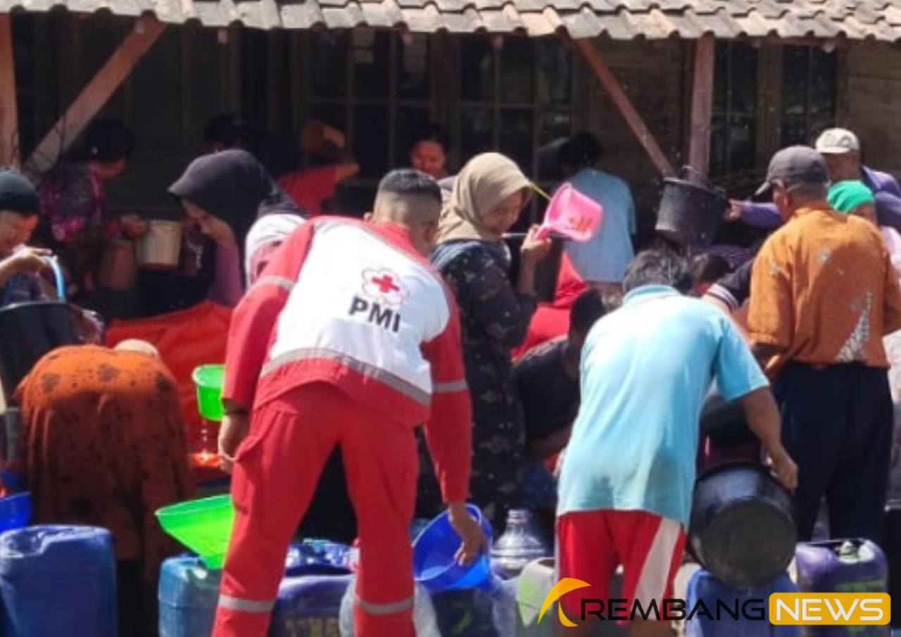 415 Ribu Liter Air Bersih Telah Disalurkan ke Wilayah Kekeringan di Rembang /rembangkab 415 Ribu Liter Air Bersih Telah Disalurkan ke Wilayah Kekeringan di Rembang /rembangkab