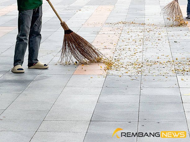 Ilustrasi tukang sapu/istock Ilustrasi tukang sapu/istock