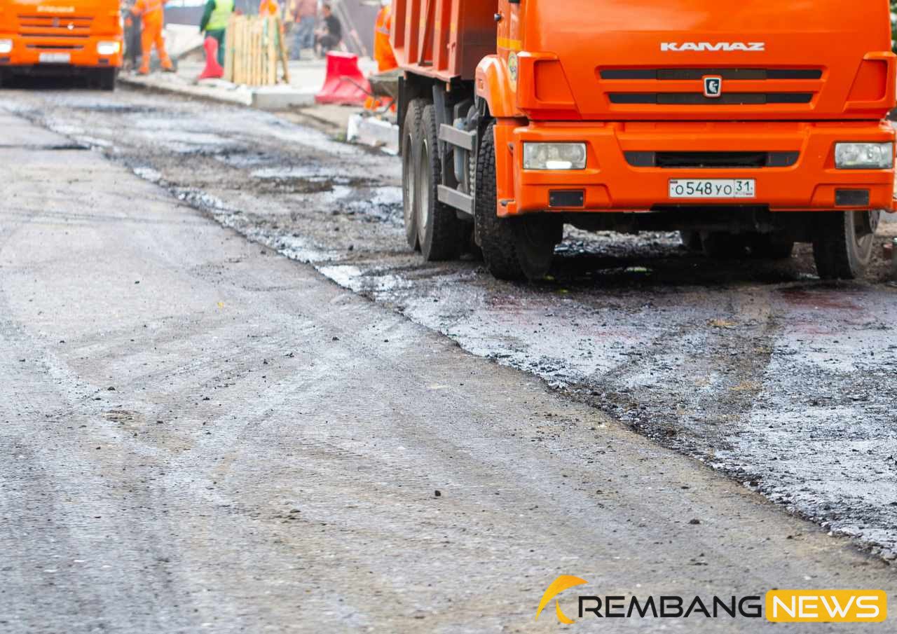 Ilustrasi perbaikan jalan/rembangkab