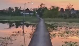 Jembatan Siratal Mustaqim di Sudo Rembang /@sekitar.rembang