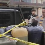 Dugaan Penimbunan Solar dan Pertalite di Blitar, Polisi Temukan Ribuan Liter BBM/humas polri